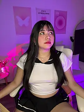 iEmily  online show from May 16, 3:47 am