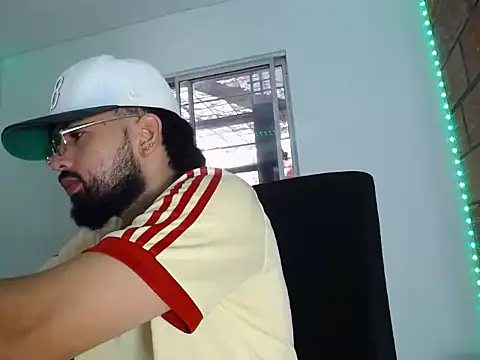 camilorestrepo77 online show from May 26, 2:24 pm