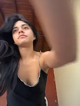 mia moonna online show from June 10, 12:15 pm