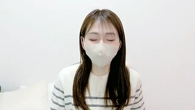Snapshot of momoka__o0 chatting on May 20, 7:14 am momoka o0 online show from May 20, 7:14 am