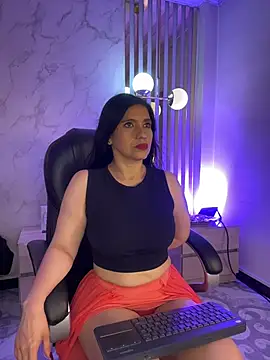Snapshot of Dalila_5 chatting on July 17, 7:30 pm Dalila 5 online show from July 17, 7:30 pm