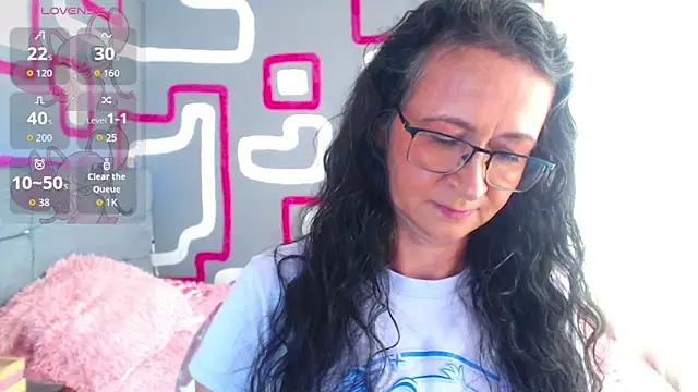 aura latinax online show from April 29, 5:30 pm