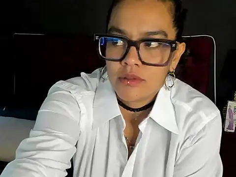 Snapshot of ZiaNoir_ chatting on May 30, 8:39 pm ZiaNoir online show from May 30, 8:39 pm