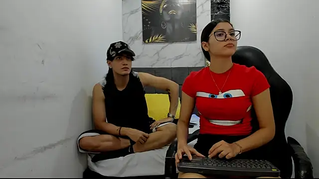 sweetauracouple online show from July 6, 3:03 am
