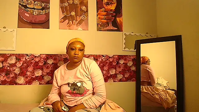 EnchantingLisa online show from June 9, 4:02 am