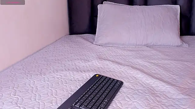 Snapshot of maddy__howard chatting on July 6, 11:29 am maddy howard online show from July 6, 11:29 am