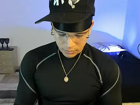 Snapshot of sant_wahlberg chatting on June 16, 11:07 pm sant wahlberg online show from June 16, 11:07 pm