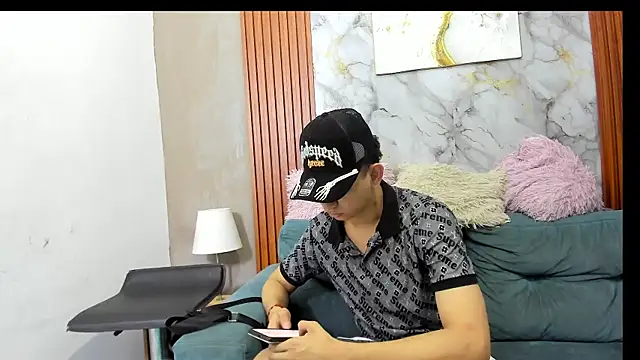 LOVE GUYS1 online show from July 5, 1:29 pm
