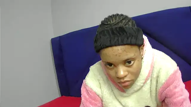 Snapshot of TheSexyBibi chatting on June 1, 6:15 am TheSexyBibi online show from June 1, 6:15 am