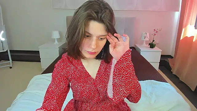 Snapshot of Kira_Be11 chatting on May 28, 6:43 am Kira Be11 online show from May 28, 6:43 am