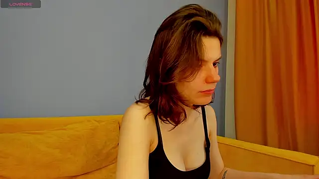 Snapshot of Kira_Be11 chatting on May 31, 1:14 am Kira Be11 online show from May 31, 1:14 am