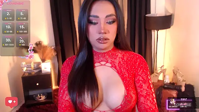 Snapshot of LoveMarie69xoxo chatting on June 19, 3:27 pm LoveMarie69xoxo online show from June 19, 3:27 pm
