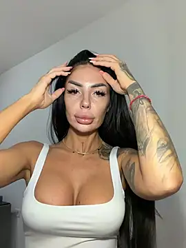 RaquelleXO online show from May 22, 4:30 am
