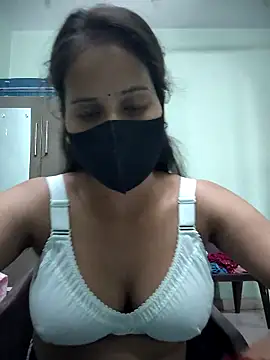 Snapshot of LovelyNidhi chatting on May 19, 8:42 am LovelyNidhi online show from May 19, 8:42 am