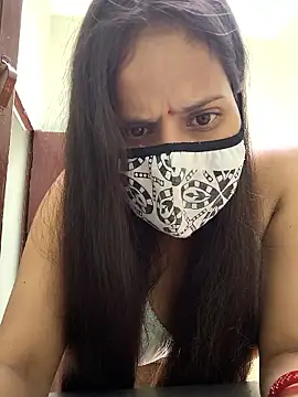 Snapshot of LovelyNidhi chatting on May 24, 6:18 am LovelyNidhi online show from May 24, 6:18 am