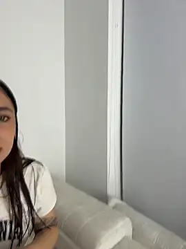 EmilyCxx online show from June 12, 3:49 am