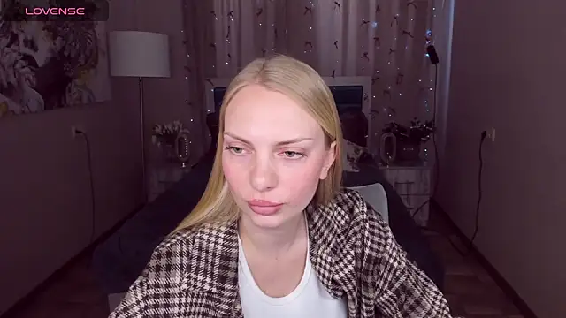 NancyGlamour online show from May 16, 9:50 am