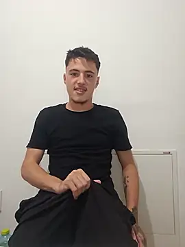 denysio89 online show from July 8, 7:18 pm
