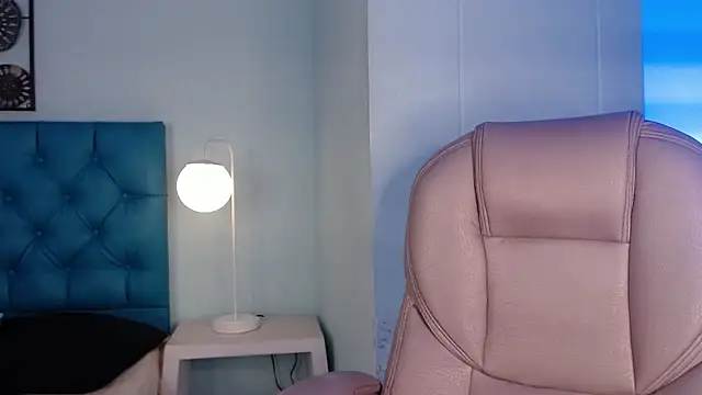 Snapshot of Lilyred_ chatting on July 11, 3:31 am Lilyred online show from July 11, 3:31 am