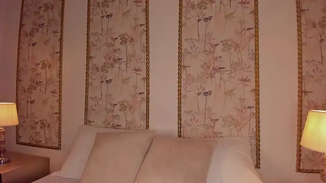 Snapshot of sara_castro24_ chatting on May 28, 8:28 pm sara castro24 online show from May 28, 8:28 pm