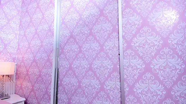 Miabloom19  online show from June 17, 11:16 pm