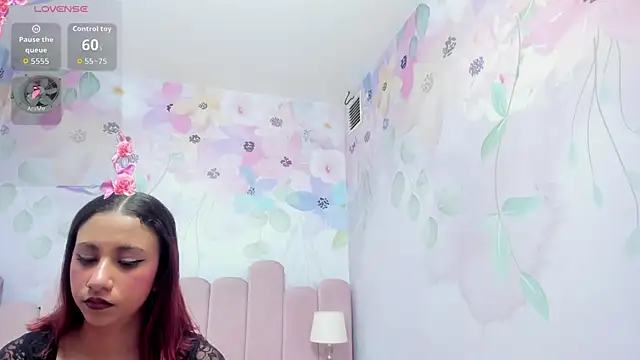 Miabloom19  online show from July 22, 11:07 pm