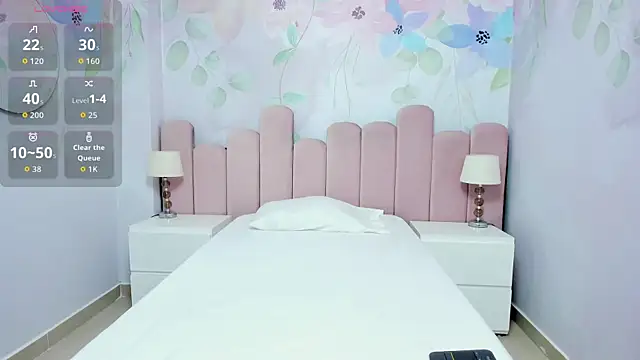 Miabloom19  online show from July 30, 11:04 pm