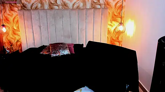 ChloeSmith9 online show from June 11, 8:51 pm