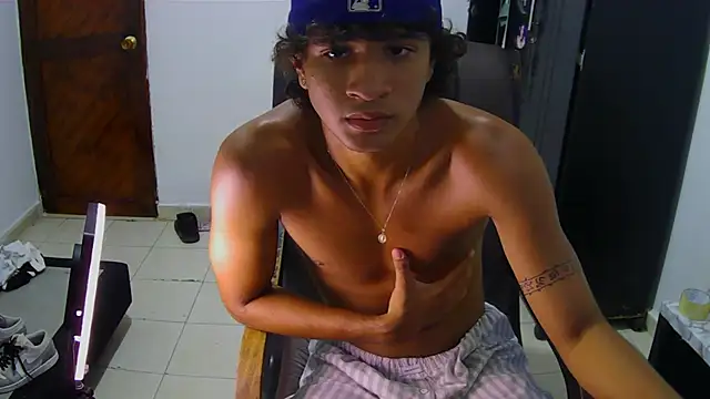 Snapshot of Hansel_take chatting on July 7, 11:53 pm Hansel take online show from July 7, 11:53 pm