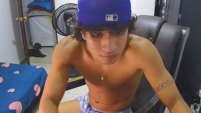 Snapshot of Hansel_take chatting on July 21, 11:29 pm Hansel take online show from July 21, 11:29 pm