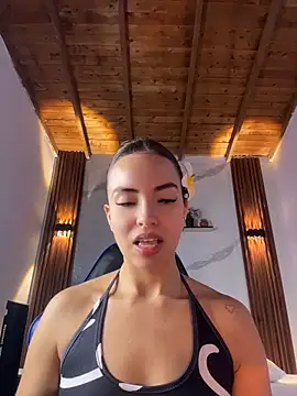 Snapshot of catalina_lafer chatting on June 8, 1:33 pm catalina lafer online show from June 8, 1:33 pm