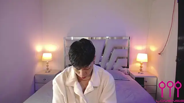 Snapshot of Asher_addamss_ chatting on May 6, 8:25 pm Asher addamss online show from May 6, 8:25 pm