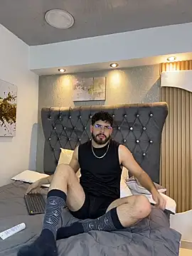 DomBoy  online show from May 13, 8:27 pm