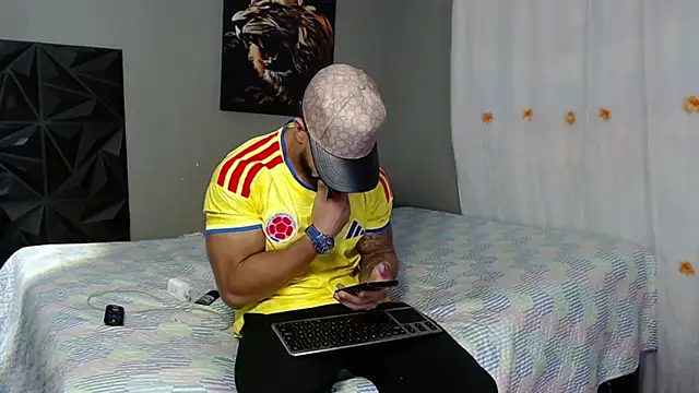 Snapshot of JACOB_BECKET chatting on June 5, 10:48 pm JACOB BECKET online show from June 5, 10:48 pm