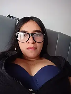 Snapshot of Sky__19 chatting on July 24, 3:21 pm Sky 19 online show from July 24, 3:21 pm