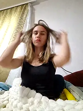 Lisahoppii online show from May 20, 3:40 pm