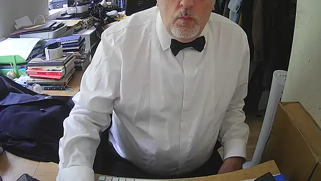 SuitedSub63 online show from August 5, 1:25 pm