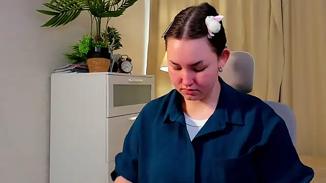 EdythSullens online show from May 1, 9:58 am