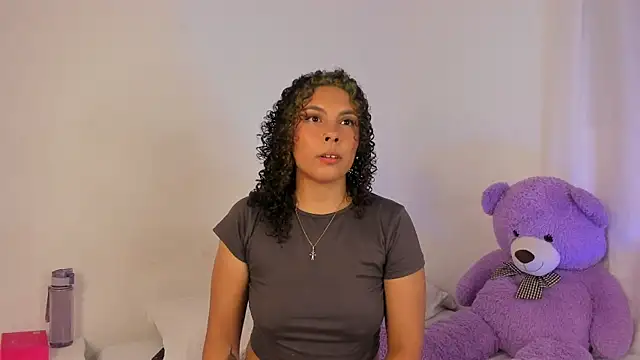 Violetta cam  online show from May 14, 2:18 am
