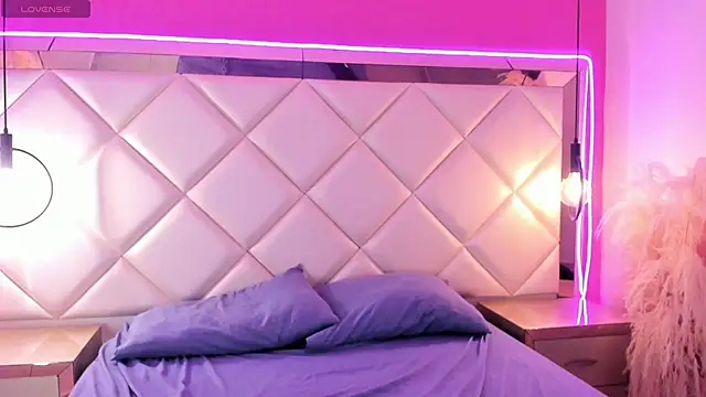 Sabrinaleblanc online show from May 5, 11:40 am