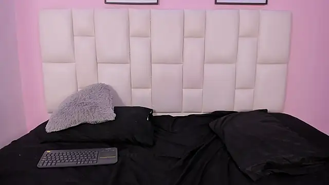MarianaOspina  online show from May 29, 3:26 am