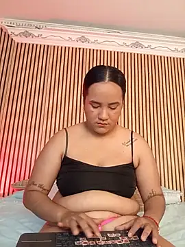 NATY BUSTOS online show from May 9, 5:51 pm