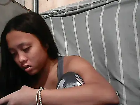 Yours AsianPinayGirl18 online show from July 13, 1:14 pm