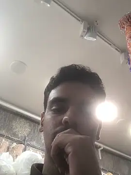 aliahmed6677 online show from May 9, 9:58 am