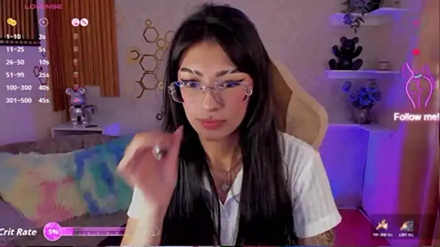 mia smoke  online show from May 9, 2:11 pm