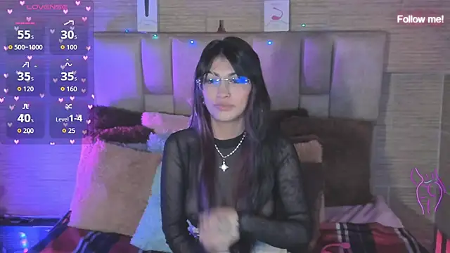 Snapshot of mia_smoke_ chatting on June 25, 7:13 am mia smoke online show from June 25, 7:13 am