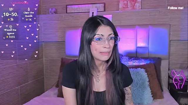 Snapshot of mia_smoke_ chatting on July 18, 1:32 am mia smoke online show from July 18, 1:32 am