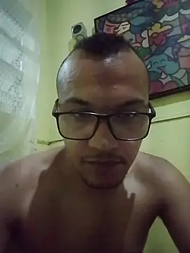 Marciosafado25 online show from May 1, 12:04 am