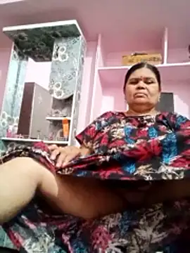 Snapshot of dheepika11 chatting on May 11, 2:50 am dheepika11 online show from May 11, 2:50 am
