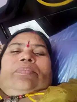 Snapshot of dheepika11 chatting on May 19, 5:25 am dheepika11 online show from May 19, 5:25 am